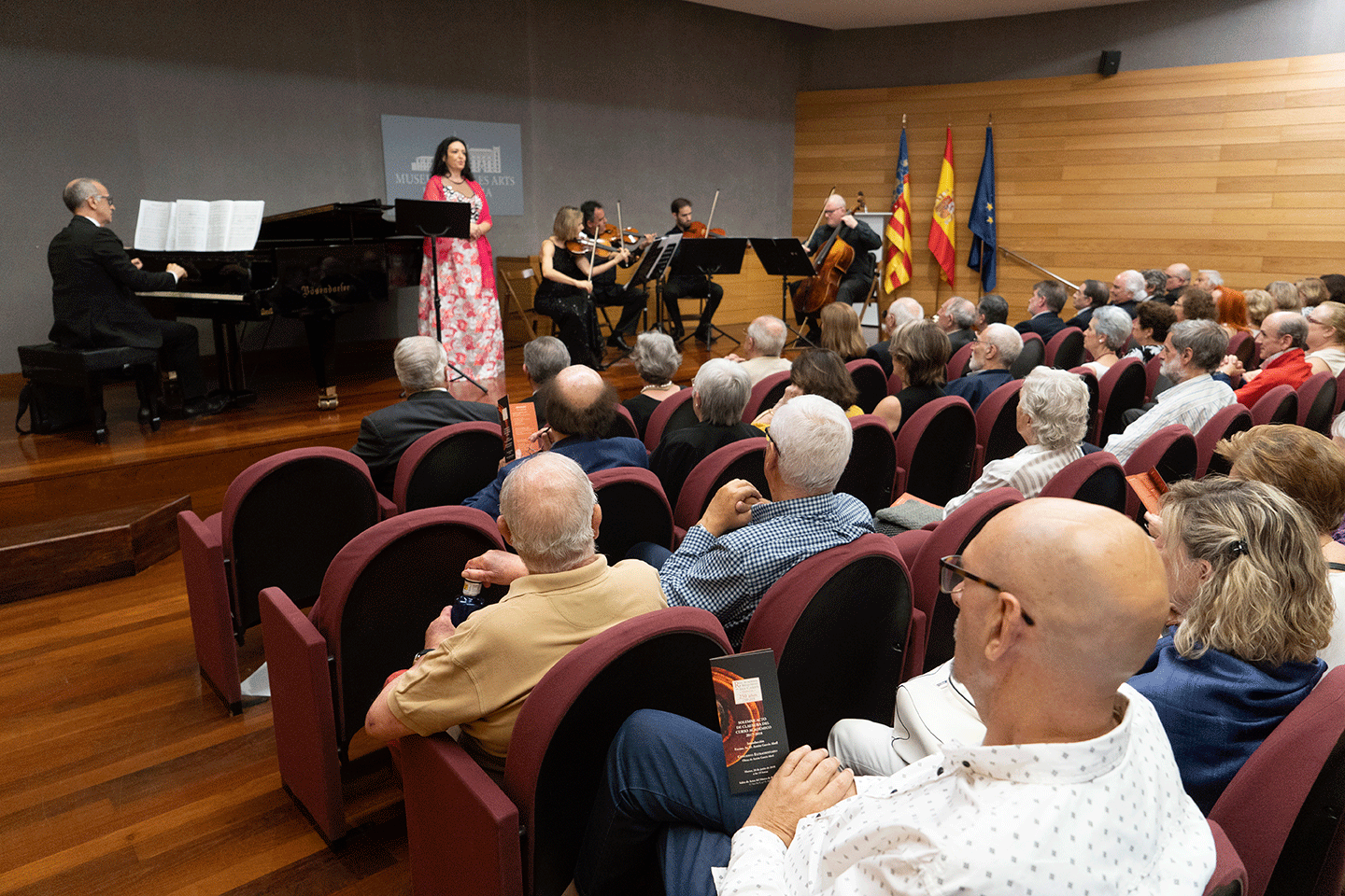 Lucia Castelló en València